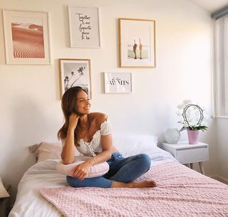 Marine Lorphelin feet photo thumbnail