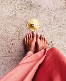 Marine Lorphelin feet photo thumbnail