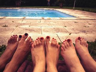 Marine Lorphelin feet photo thumbnail