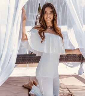 Marine Lorphelin feet photo thumbnail