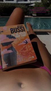 Marine Lorphelin feet photo thumbnail