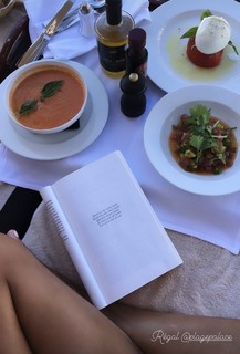 Marine Lorphelin feet photo thumbnail