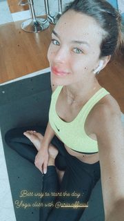 Marine Lorphelin feet photo thumbnail