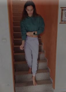 Marine Lorphelin feet photo thumbnail