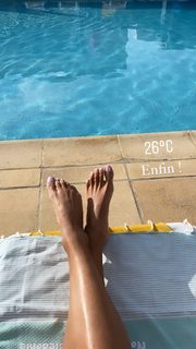 Marine Lorphelin feet photo thumbnail