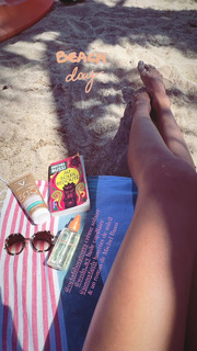 Marine Lorphelin feet photo thumbnail