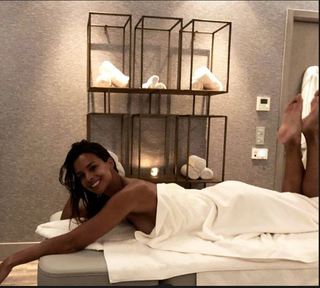 Marine Lorphelin feet photo thumbnail