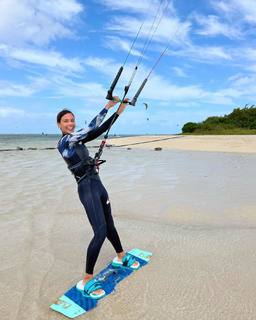 Marine Lorphelin feet photo thumbnail