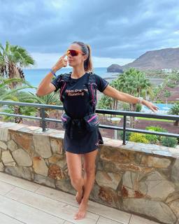 Marine Lorphelin feet photo thumbnail