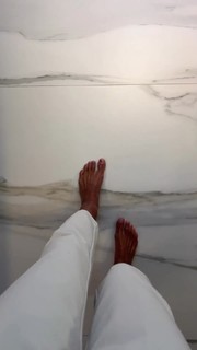 Marine Lorphelin feet photo thumbnail