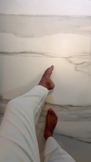 Marine Lorphelin feet photo thumbnail