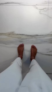 Marine Lorphelin feet photo thumbnail