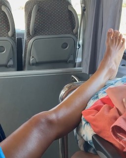 Marine Lorphelin feet photo thumbnail