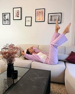 Marine Lorphelin feet photo thumbnail