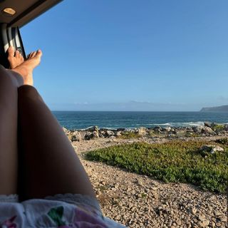Marine Lorphelin feet photo thumbnail