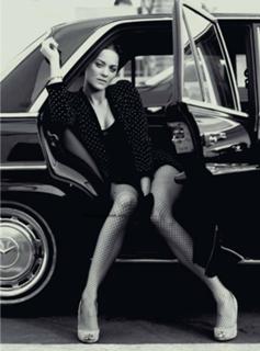 Marion Cotillard feet photo thumbnail