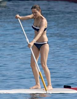 Marion Cotillard feet photo thumbnail