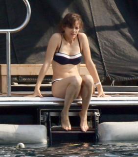 Marion Cotillard feet photo thumbnail