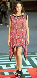 Marion Cotillard feet photo thumbnail