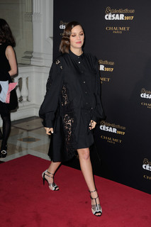 Marion Cotillard feet photo thumbnail