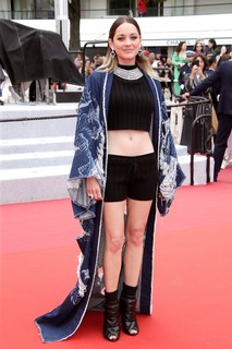 Marion Cotillard feet photo thumbnail