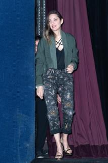 Marion Cotillard feet photo thumbnail