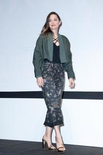 Marion Cotillard feet photo thumbnail