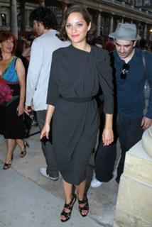 Marion Cotillard feet photo thumbnail