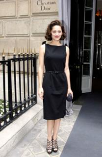 Marion Cotillard feet photo thumbnail