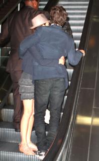 Marion Cotillard feet photo thumbnail
