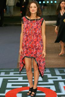 Marion Cotillard feet photo thumbnail
