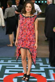 Marion Cotillard feet photo thumbnail