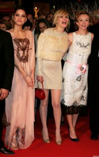 Marion Cotillard feet photo thumbnail