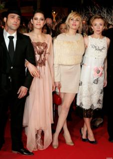 Marion Cotillard feet photo thumbnail