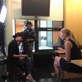 Marion Maréchal Le Pen feet photo thumbnail