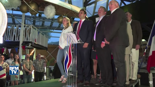 Marion Maréchal Le Pen feet photo thumbnail