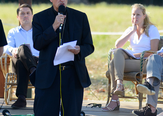 Marion Maréchal Le Pen feet photo thumbnail