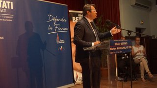 Marion Maréchal Le Pen feet photo thumbnail