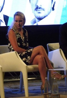 Marion Maréchal Le Pen feet photo thumbnail