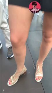 Marion Maréchal Le Pen feet photo 4