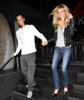 Marisa Miller feet photo thumbnail