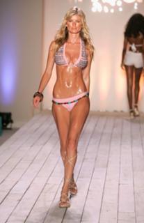 Marisa Miller feet photo thumbnail