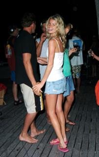 Marisa Miller feet photo thumbnail