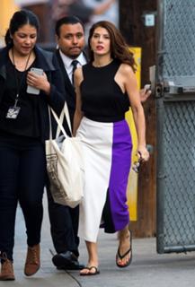 Marisa Tomei feet photo thumbnail