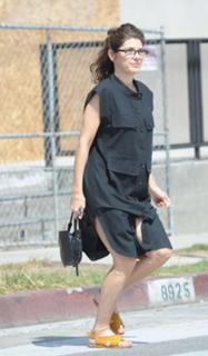 Marisa Tomei feet photo thumbnail