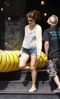 Marisa Tomei feet photo thumbnail