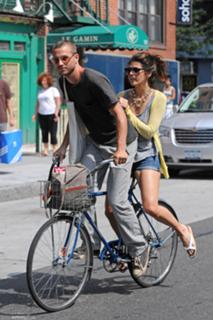 Marisa Tomei feet photo thumbnail