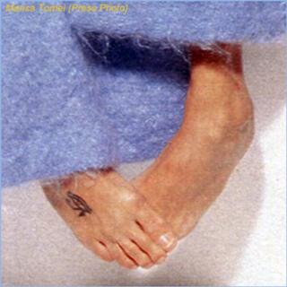 Marisa Tomei feet photo thumbnail