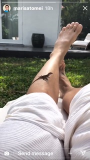 Marisa Tomei feet photo thumbnail