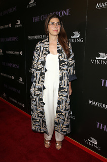 Marisa Tomei feet photo thumbnail